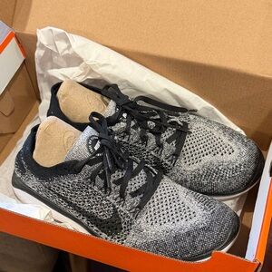 Nike Women’s 8.5 White/Black/Grey Knit Sneakers